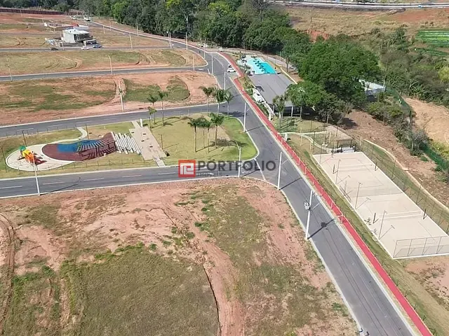 Terreno com 396m², à venda, no bairro Jardins Versalhes em Aparecida de Goiânia