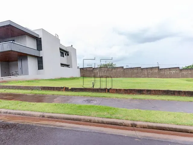 Terreno com 260m², à venda, no bairro Parque Tauá em Londrina