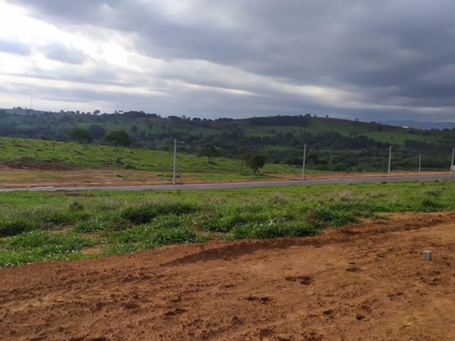 Terreno com 250m², à venda, no bairro Jardim Marlene Miranda em Taubaté