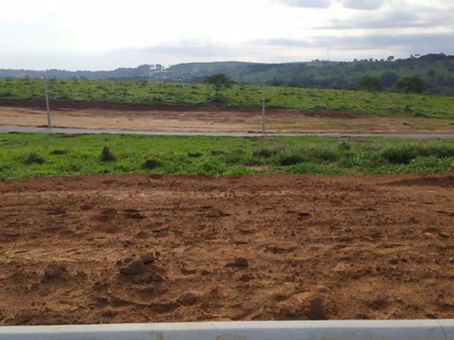 Terreno com 250m², à venda, no bairro Jardim Marlene Miranda em Taubaté