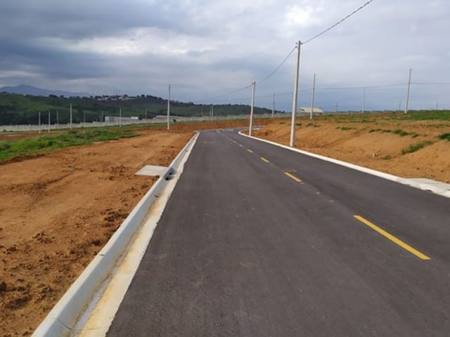 Terreno com 250m², à venda, no bairro Jardim Marlene Miranda em Taubaté