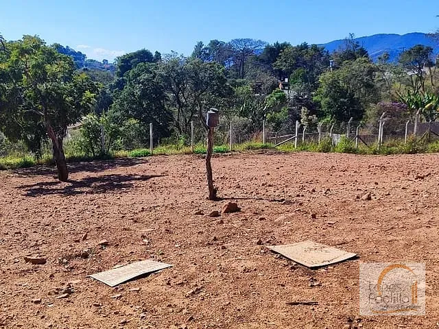 Terreno com 565m², à venda, no bairro Jardim Estância Brasil em Atibaia