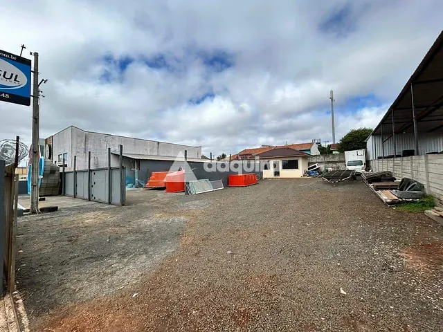 Terreno com 840m², à venda, no bairro Uvaranas em Ponta Grossa