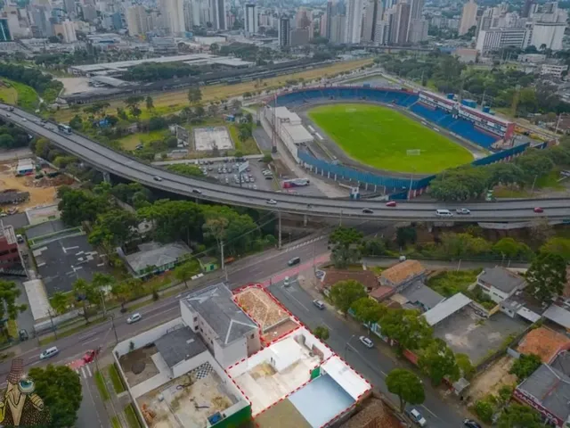 Terreno à venda, no bairro Rebouças em Curitiba