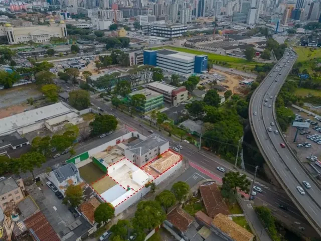 Terreno à venda, no bairro Rebouças em Curitiba