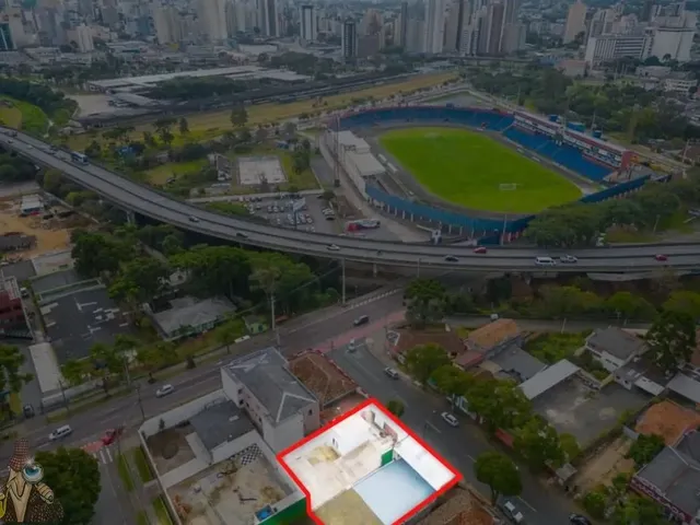 Terreno à venda, no bairro Rebouças em Curitiba