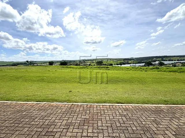 Terreno com 1500m², à venda, no bairro centro em Sertanópolis