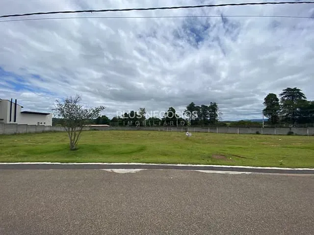 Terreno com 1945m², à venda, no bairro Condomínio Solar do Bosque em Sorocaba