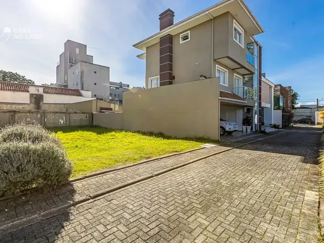 Terreno com 201m², à venda, no bairro Água Verde em Curitiba