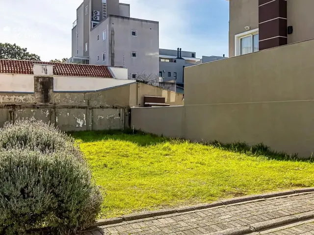 Terreno com 201m², à venda, no bairro Água Verde em Curitiba