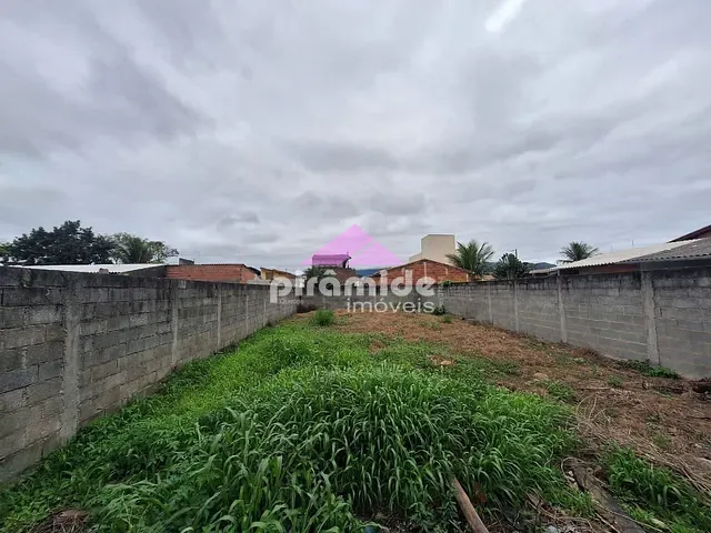 Terreno com 250m², à venda, no bairro Golfinhos em Caraguatatuba