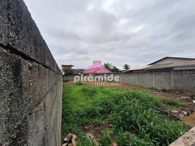 Terreno com 250m², à venda, no bairro Golfinhos em Caraguatatuba