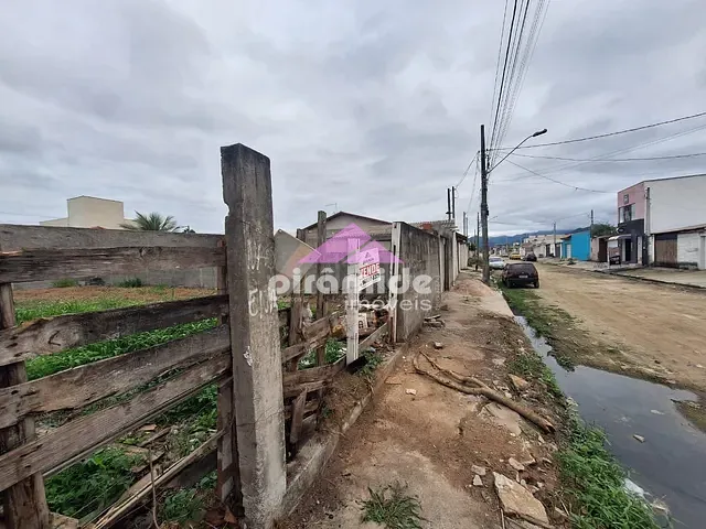 Terreno com 250m², à venda, no bairro Golfinhos em Caraguatatuba