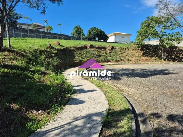 Terreno com 1800m², à venda, no bairro Condomínio Colinas do Parahyba em São José dos Campos