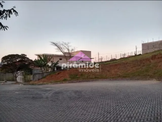 Terreno com 1800m², à venda, no bairro Condomínio Colinas do Parahyba em São José dos Campos