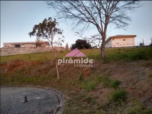 Terreno com 1800m², à venda, no bairro Condomínio Colinas do Parahyba em São José dos Campos