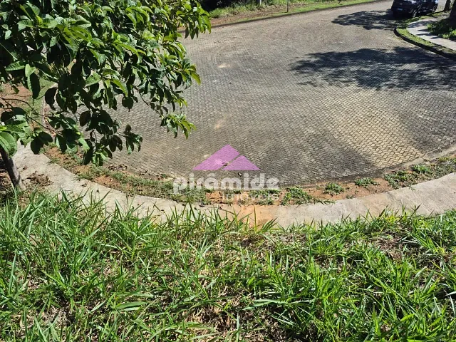 Terreno com 1800m², à venda, no bairro Condomínio Colinas do Parahyba em São José dos Campos