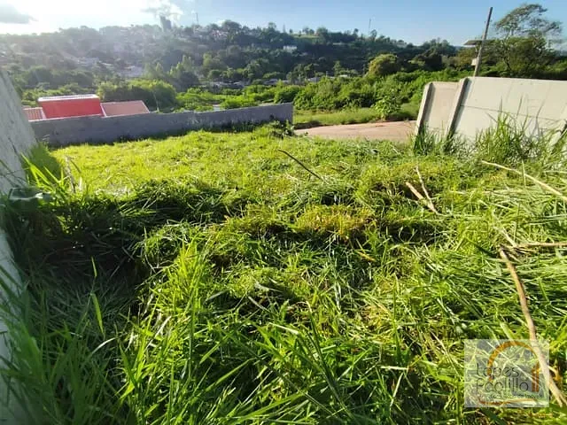 Terreno com 186m², à venda, no bairro Nova Cerejeira em Atibaia