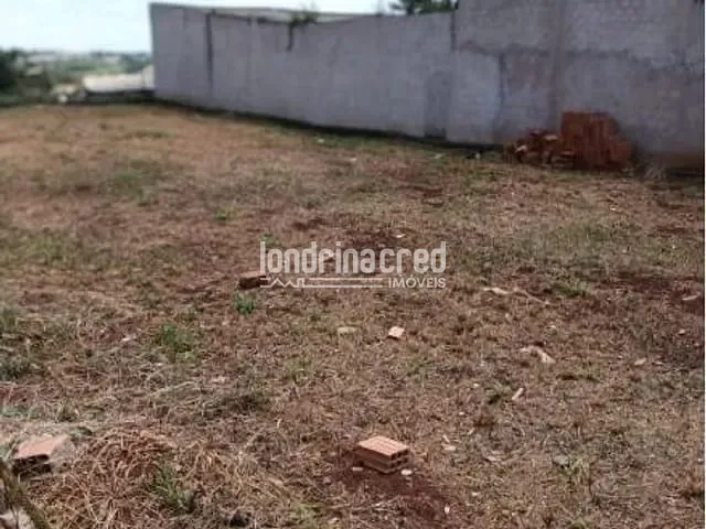 Terreno com 302m², à venda, no bairro Jardim Laranjeiras em Londrina