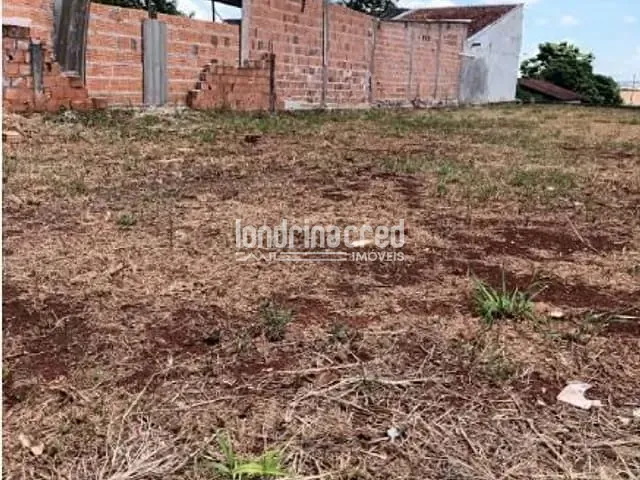 Terreno com 302m², à venda, no bairro Jardim Laranjeiras em Londrina