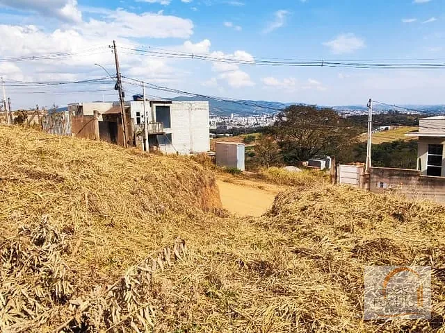 Terreno com 237m², à venda, no bairro Atibaia Belvedere em Atibaia