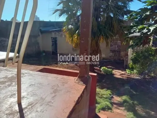 Terreno com 330m², à venda, no bairro Quebec em Londrina