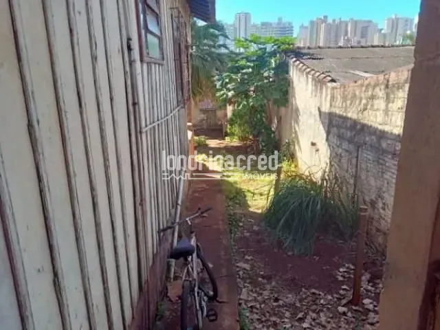 Terreno com 330m², à venda, no bairro Quebec em Londrina
