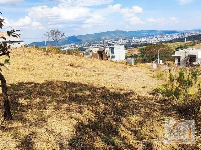Terreno com 618m², à venda, no bairro Atibaia Belvedere em Atibaia