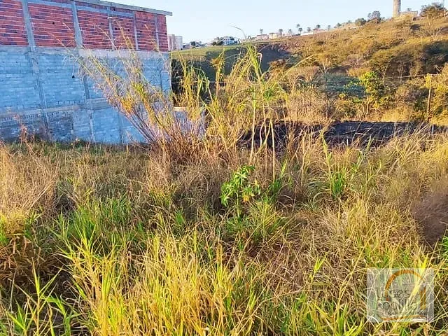 Terreno com 217m², à venda, no bairro Residencial Jardins da Catalunha em Atibaia
