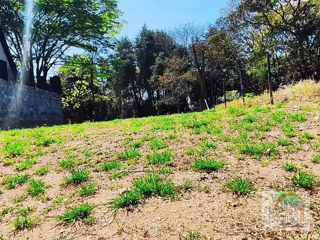 Terreno com 473m², à venda, no bairro Parque Residencial Itaguaçu em Atibaia