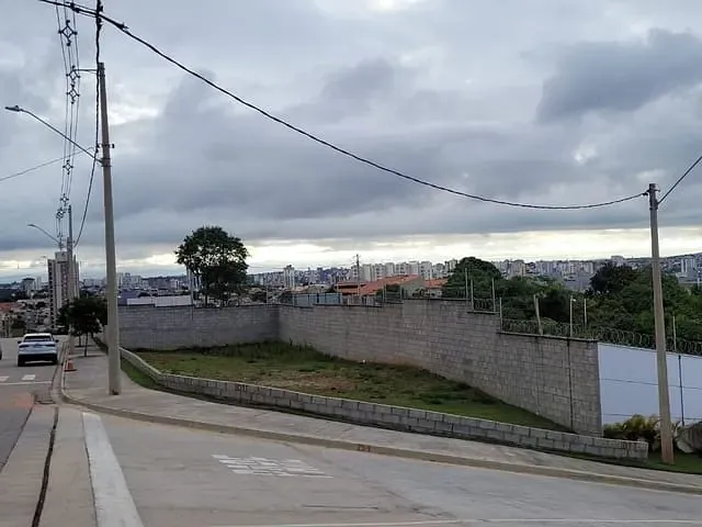 Terreno com 425m², à venda, no bairro Parque Três Meninos em Sorocaba