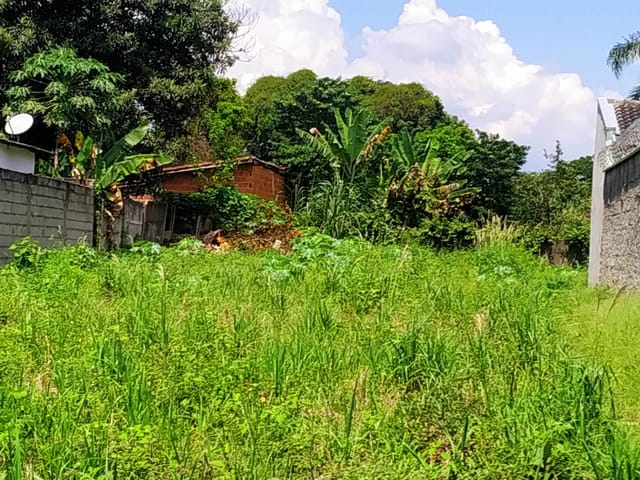 Terreno com 770m², à venda, no bairro Vila São Benedito em Pindamonhangaba