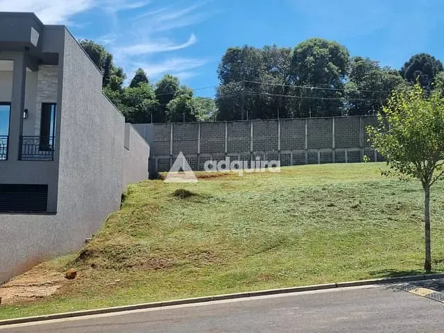 Terreno com 300m², à venda, no bairro Colônia Dona Luíza em Ponta Grossa