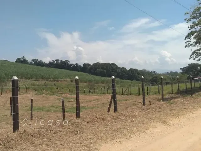 Terreno com 480m², à venda, no bairro Vila Favorino em Caçapava