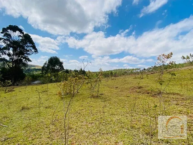 Terreno com 4200m², à venda, no bairro Chácara Fernão Dias em Bragança Paulista