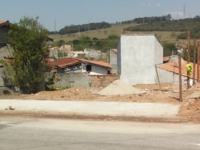 Terreno com 250m², à venda, no bairro Residencial Estoril em Taubaté
