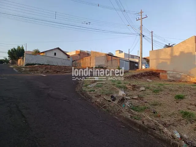 Terreno com 291m², à venda, no bairro Jardim Neman Sahyun em Londrina