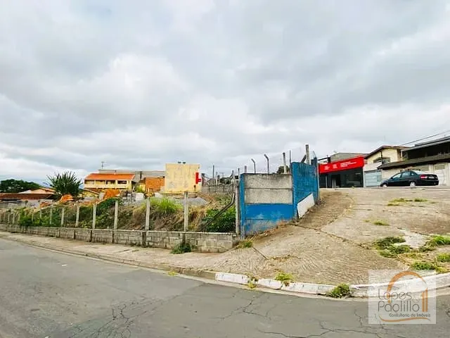Terreno com 1800m², à venda, no bairro Jardim das Cerejeiras em Atibaia