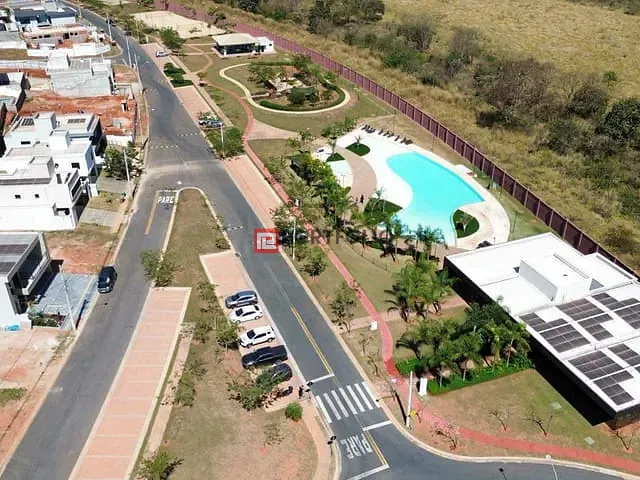 Terreno com 250m², à venda, no bairro Jardins Capri em Senador Canedo