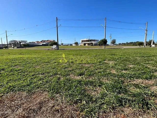Terreno com 968m², à venda, no bairro Condominio Residencial Colonial Village II em Pindamonhangaba