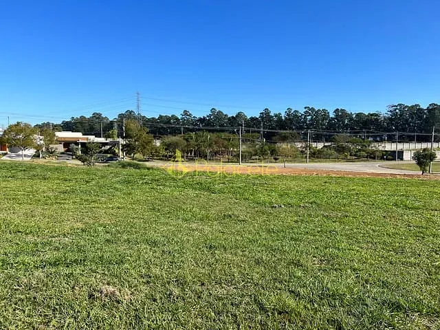 Terreno com 968m², à venda, no bairro Condominio Residencial Colonial Village II em Pindamonhangaba