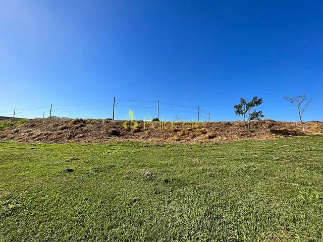 Terreno com 968m², à venda, no bairro Condominio Residencial Colonial Village II em Pindamonhangaba