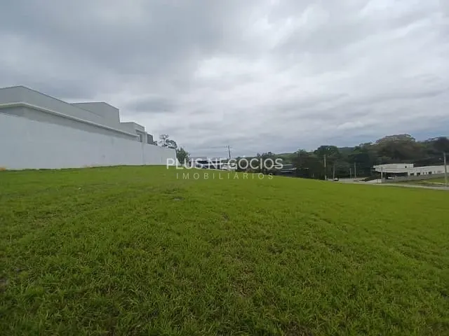Terreno com 1000m², à venda, no bairro Condomínio Fazenda Jequitibá em Sorocaba