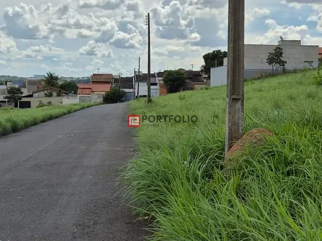 Terreno com 360m², à venda, no bairro Residencial Marília em Senador Canedo