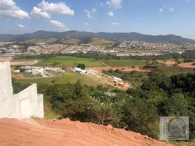 Terreno com 360m², à venda, no bairro Guaxinduva em Bom Jesus dos Perdões