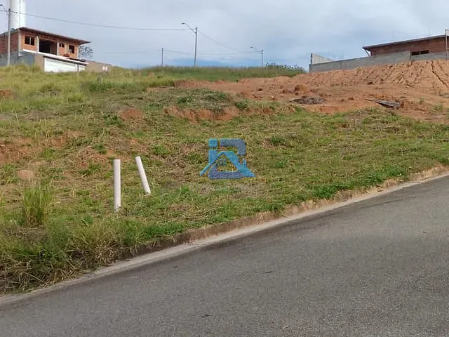 Terreno com 273m², à venda, no bairro N R Porto Seguro em Itatiba