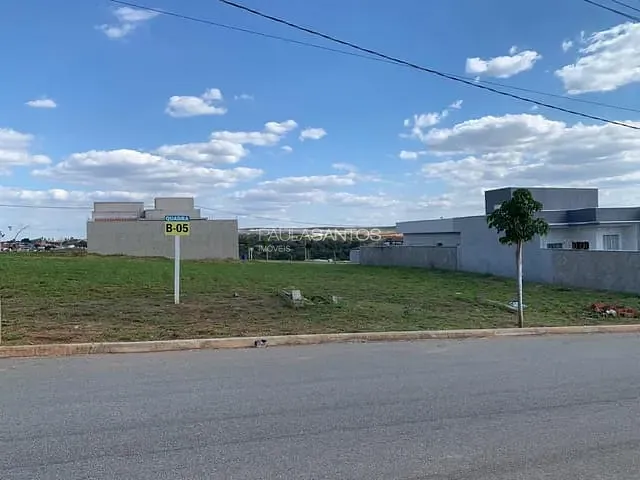 Terreno com 250m², à venda, no bairro Salto de Pirapora em Salto de Pirapora