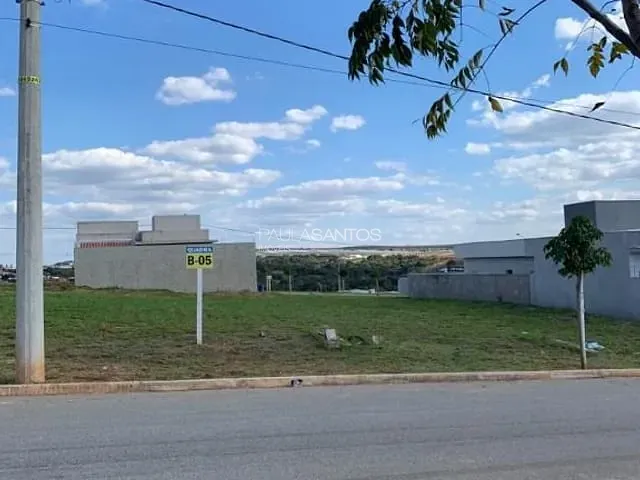 Terreno com 250m², à venda, no bairro Salto de Pirapora em Salto de Pirapora