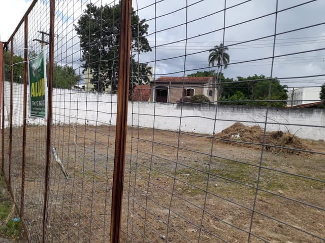 Terreno à venda, no bairro Crispim em Pindamonhangaba