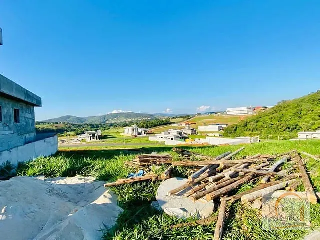 Terreno com 300m², à venda, no bairro Laranja Azeda em Atibaia